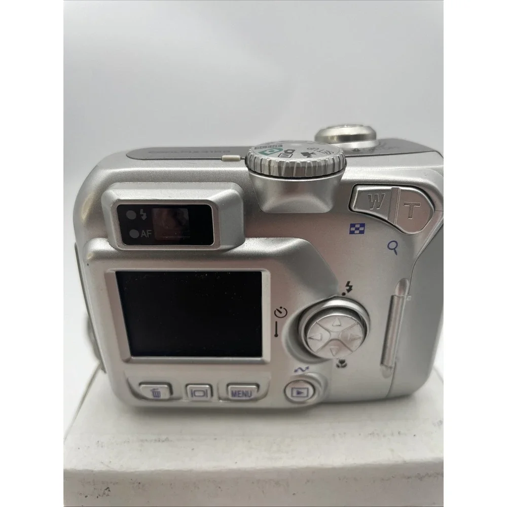 Nikon COOLPIX 3100 3.2MP Digital Camera 3X Optical Zoom +Battery+SD Card+Case